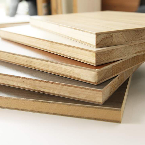 選擇生態(tài)板廠家需要注意什么？